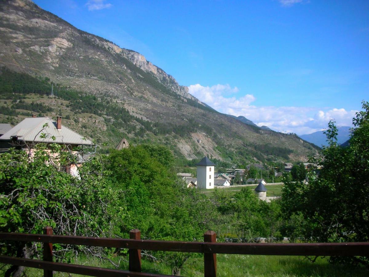 La Maison Abeil LʼArgentière-la-Bessée Esterno foto
